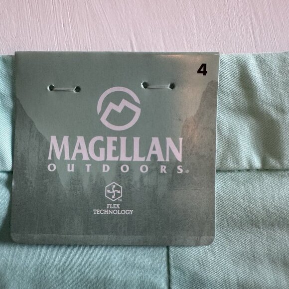 NWT Magellan Shorts Women’s Size 4 Happy Camper 4” Inseam Beach Glass Aqua NEW - Picture 3 of 8